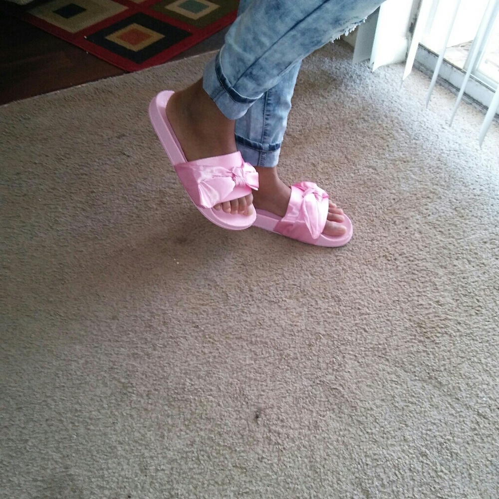 🚨SALE🚨.Bow Slides🌺🌷 - Picture 2 of 2